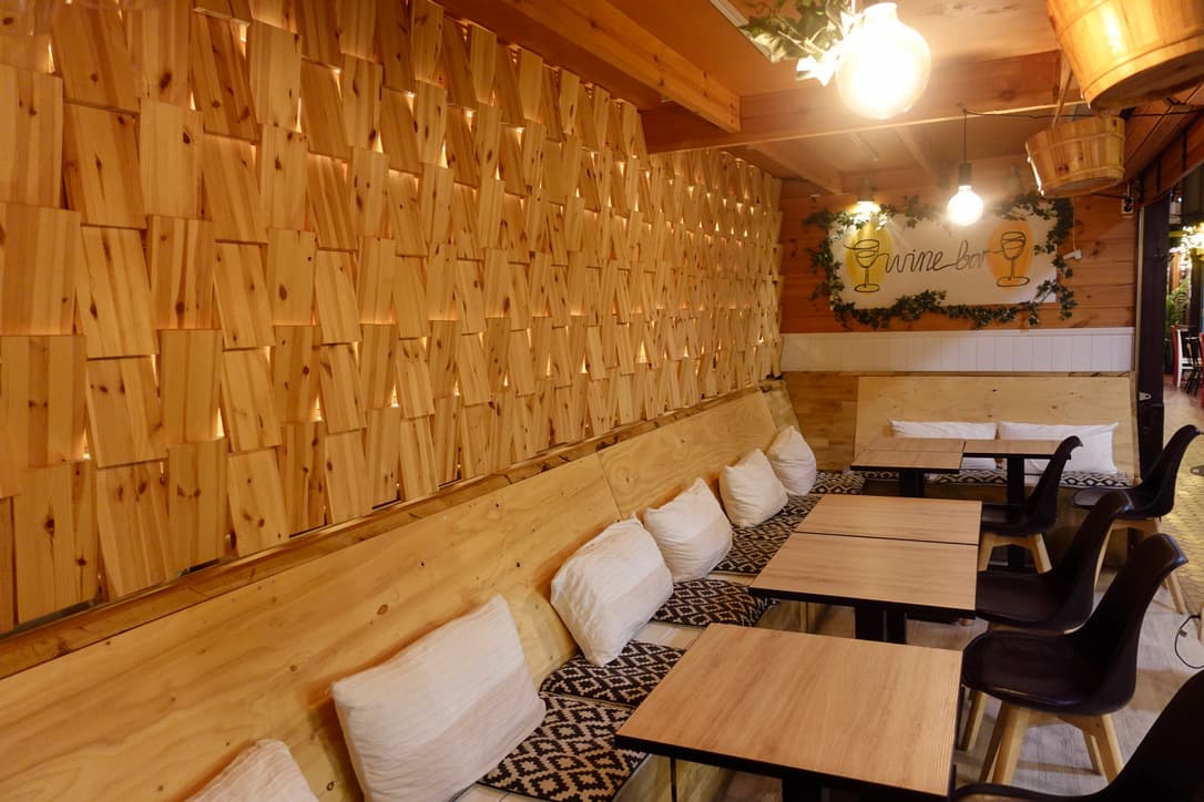 Relax Atmosphere - Wine Bar